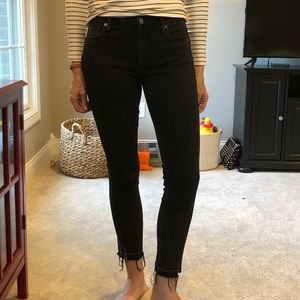 Gap Mid to hi rise black skinny’s